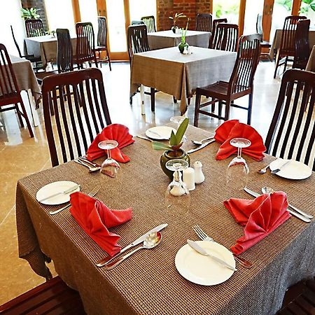 Raza Gyo Hotel Bagan Exterior foto