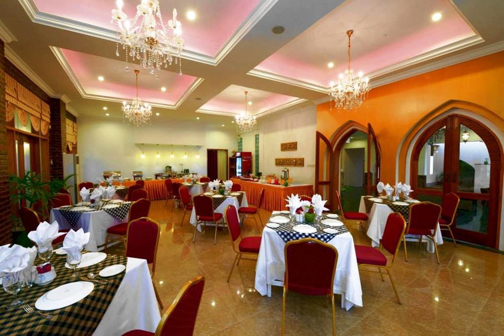 Raza Gyo Hotel Bagan Exterior foto