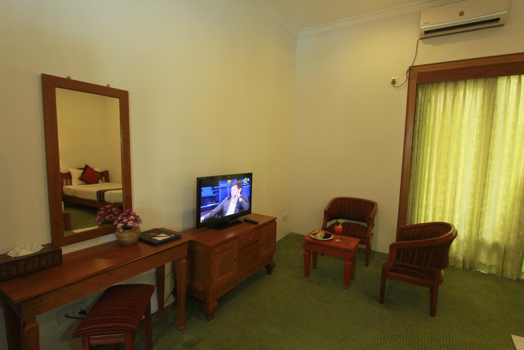 Raza Gyo Hotel Bagan Exterior foto