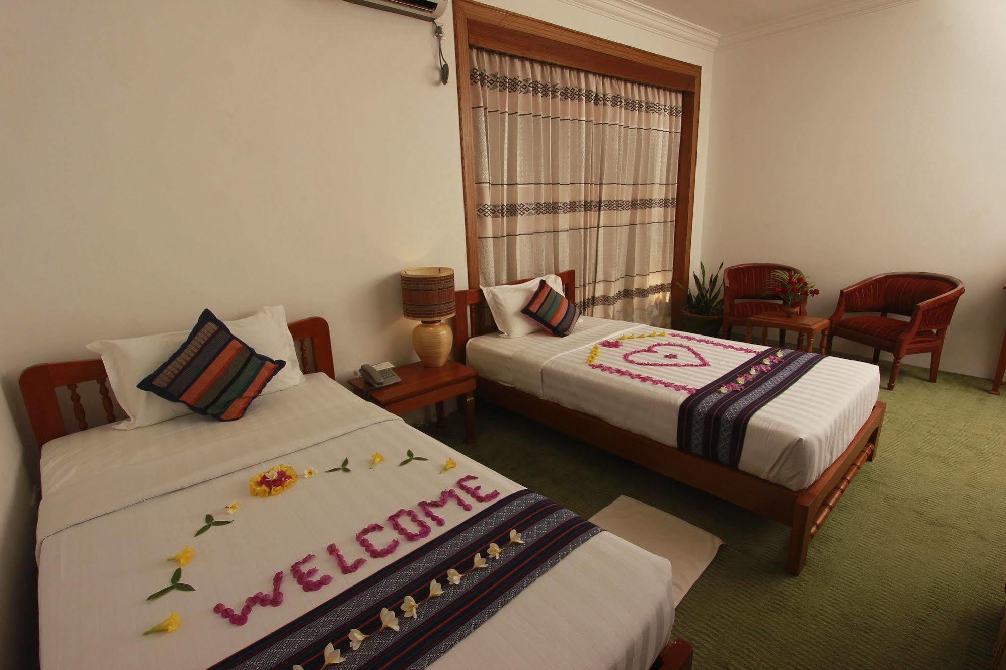 Raza Gyo Hotel Bagan Exterior foto